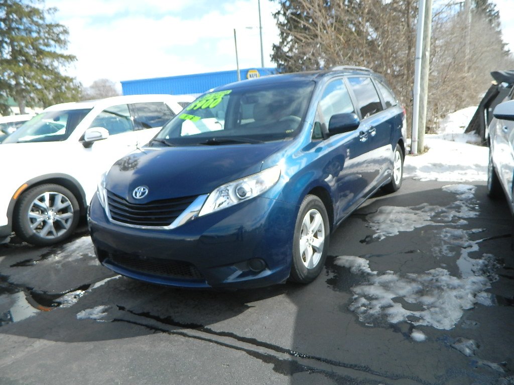 2011 Toyota Sienna LE