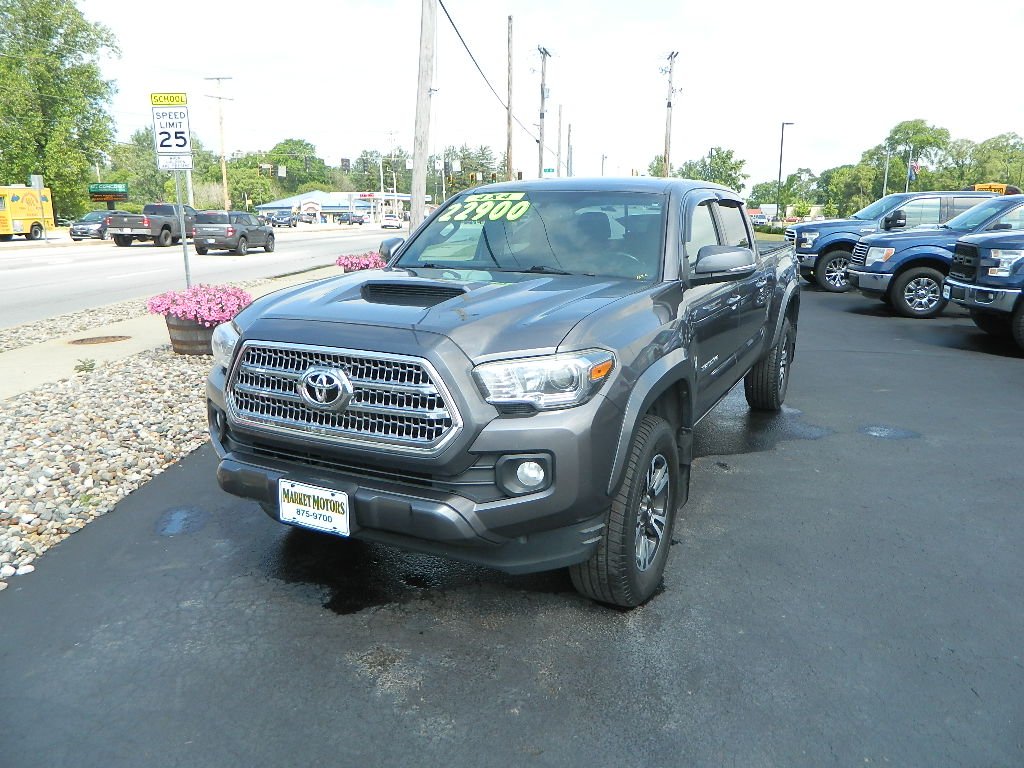 2017 Toyota Tacoma 4x4 Double Cab V6 SR5 6AT's photo